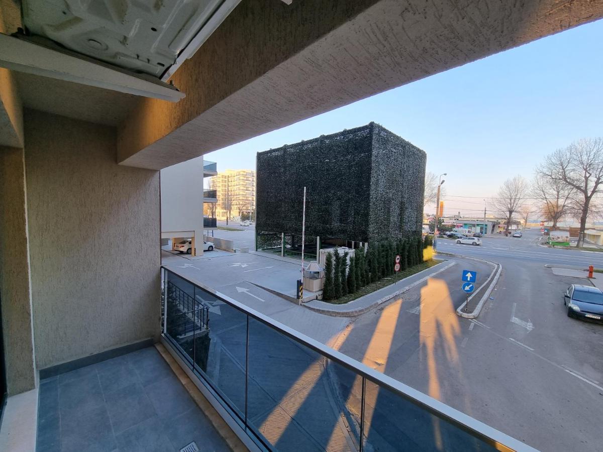 Breeze Studio Apartment Mamaia Exterior photo